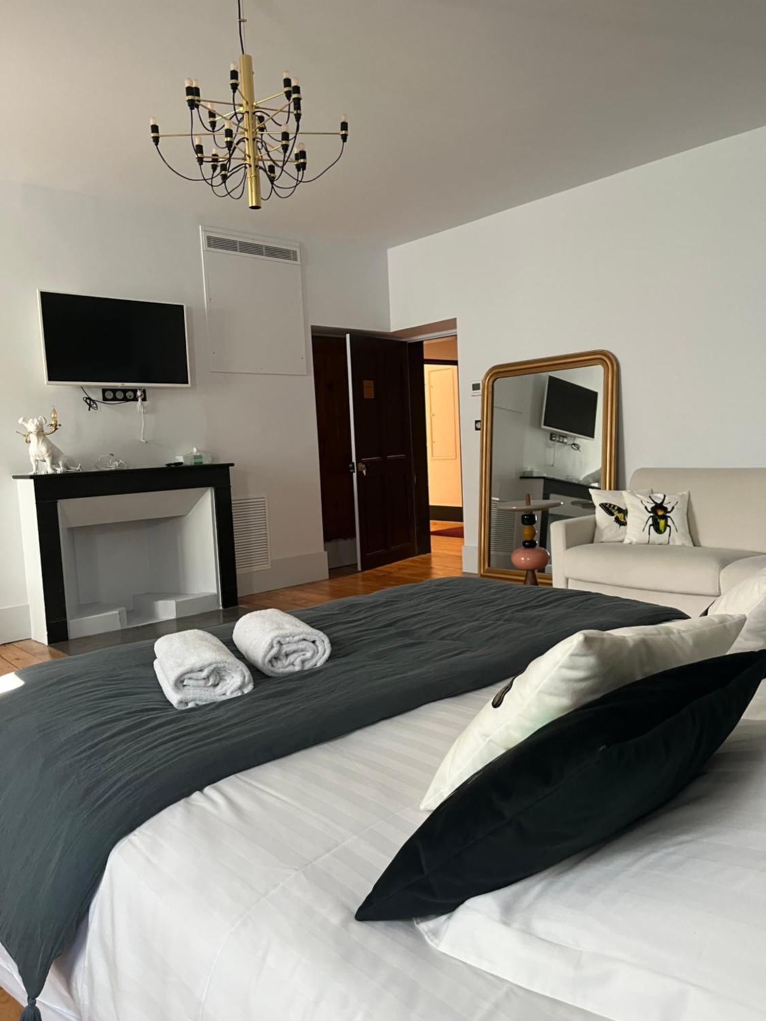 Domaine Clairfontaine Noyarey - Suites Junior Bagian luar foto