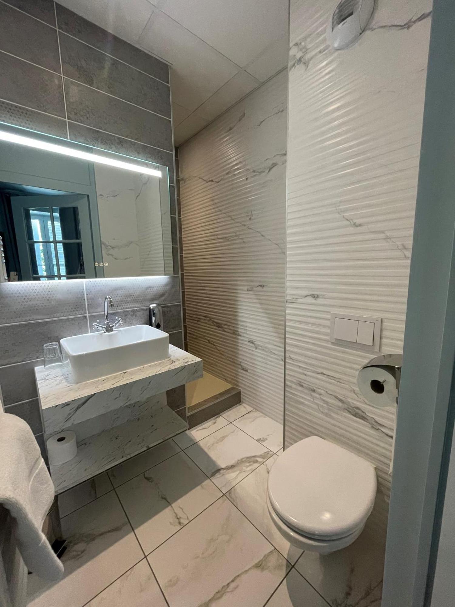 Domaine Clairfontaine Noyarey - Suites Junior Bagian luar foto