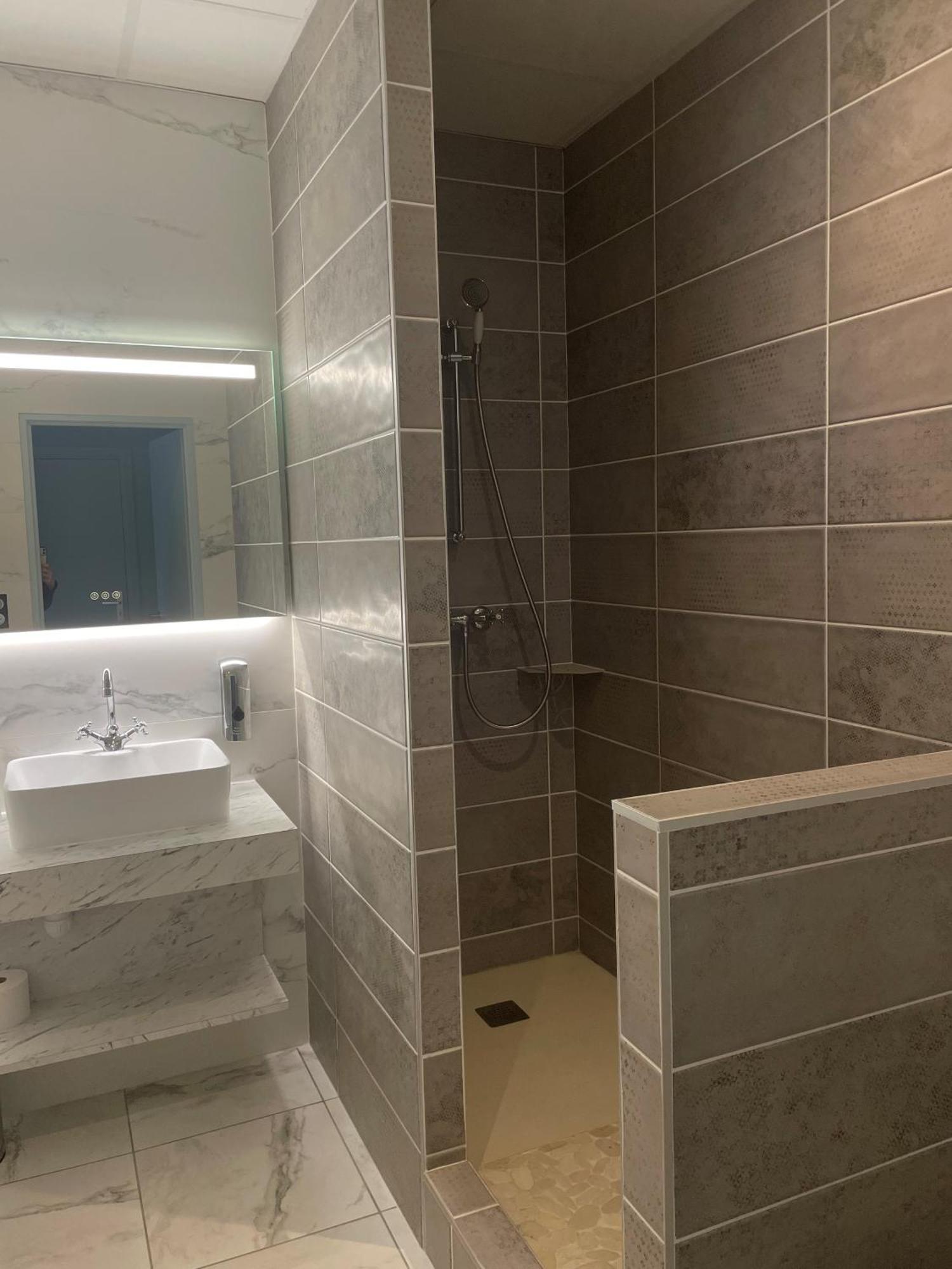 Domaine Clairfontaine Noyarey - Suites Junior Bagian luar foto